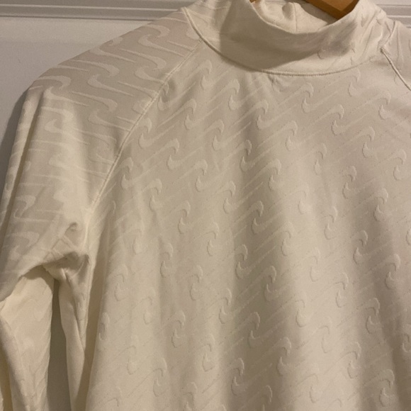 Nike Shirt - Picture 2 of 5